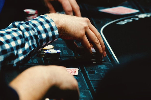 Position Play in Poker: Complete Strategic Guide